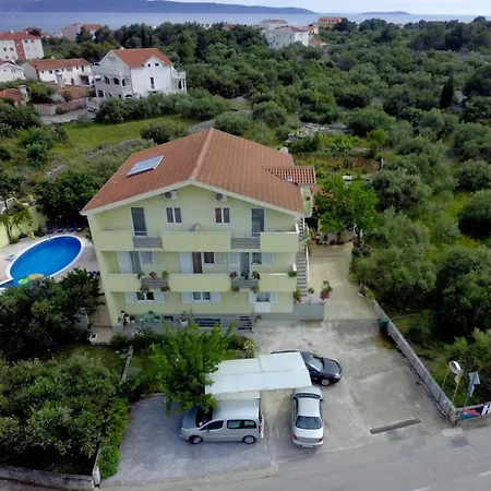 Petra 5 Apartman *