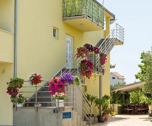 Petra 5 * 트로기르